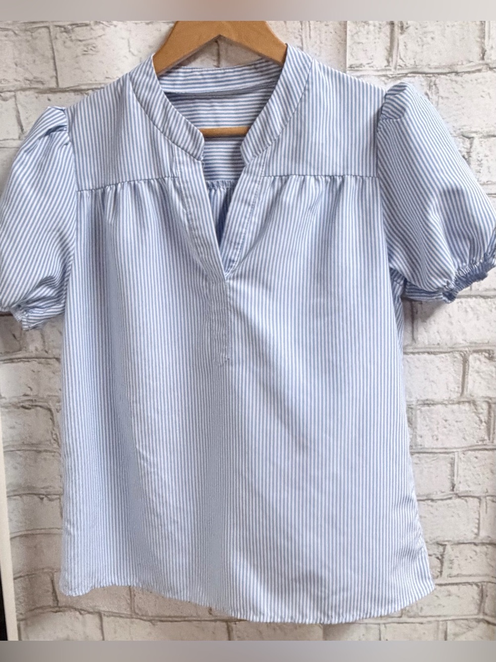 Blue & White Stripe Blouse With Puff Sleeves Size Medium